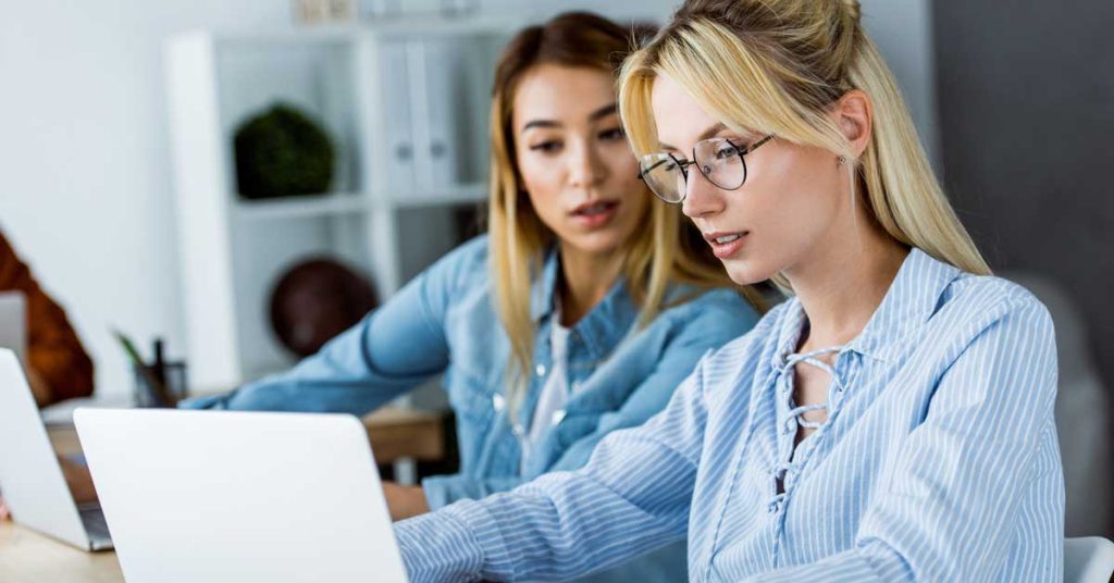 should-you-hire-within-or-outsource-web-development-creative-work